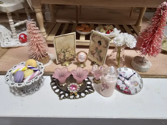 1:12 Dollhouse Miniature  Romantic Vanity  Display