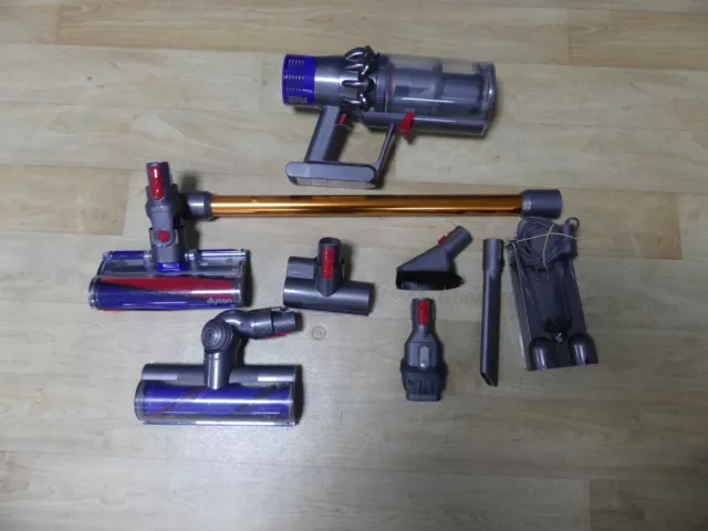 Aspirateur balais Dyson V10 Absolute (Occasion n°2)
