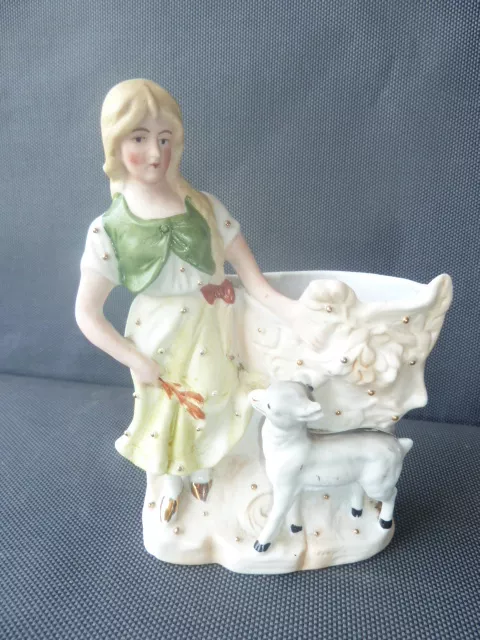 Ancienne statuette en porcelaine biscuit jeune fille French antique