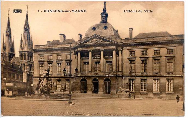 Cp 51 Marne - Chalons Sur Marne L'hotel De Ville