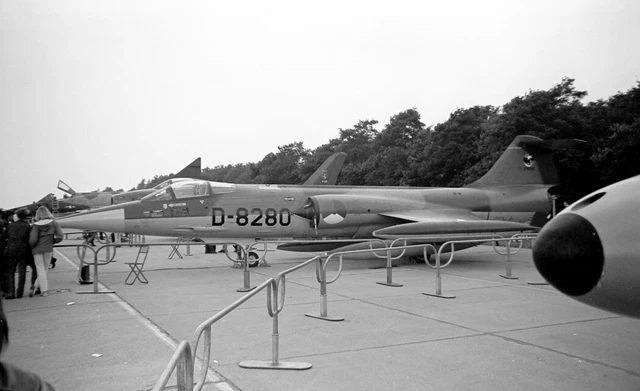 311 Sqn, RNethAF, F-104G Starfighter, D-8280 at Volkel, Aug 1965 - B&W Neg_6149