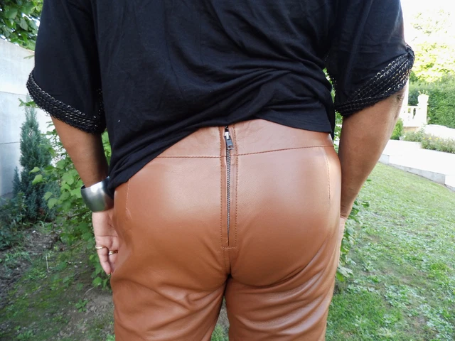 PANTALON  SEXY en cuir véritable BEIGE TAILLE M