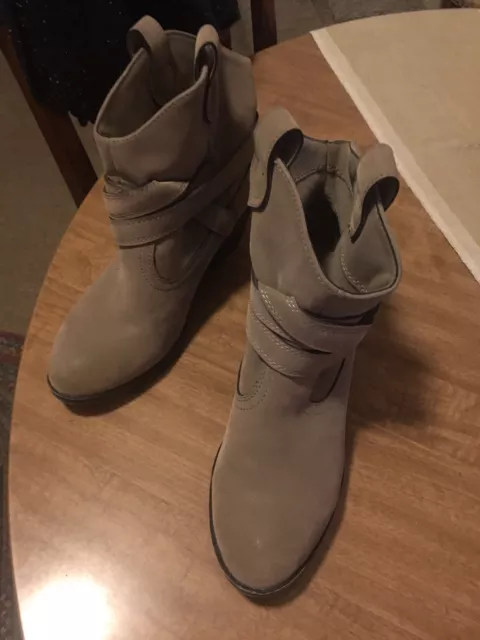 Womens Size 10 Rocket Dog Light Brown Booties Excellent Condition