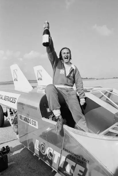 Richard Noble celebrating his new British Land Speed Record 1980 OLD PHOTO