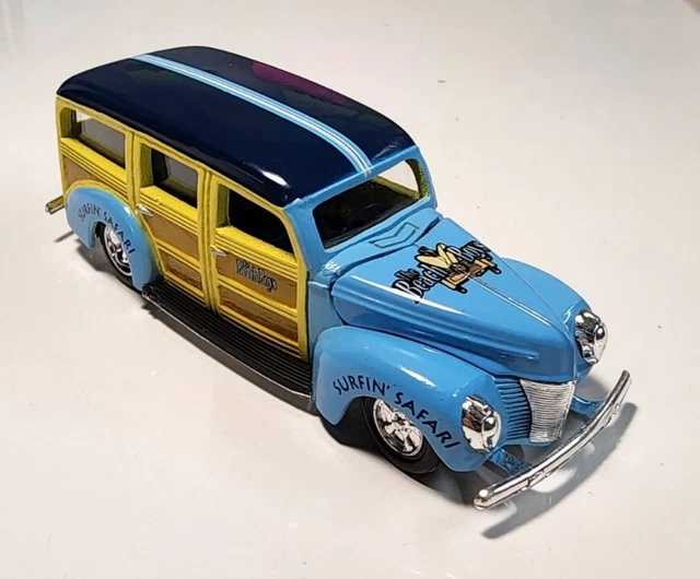 1999 RACING CHAMPIONS Beach Boys Surfin' Safari 40 Ford Woody 1/64