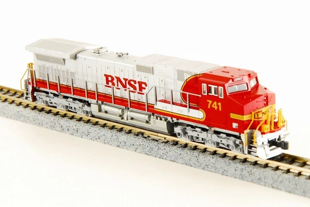 KATO N-Scale #176-3512 GE C44-9W BNSF Warbonnet #741 made in Japan Rare N Gauge