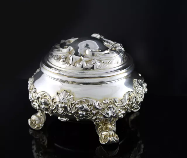 Antique Art Nouveau William B. Kerr & Co 667 Sterling Silver Repousse Vanity Box