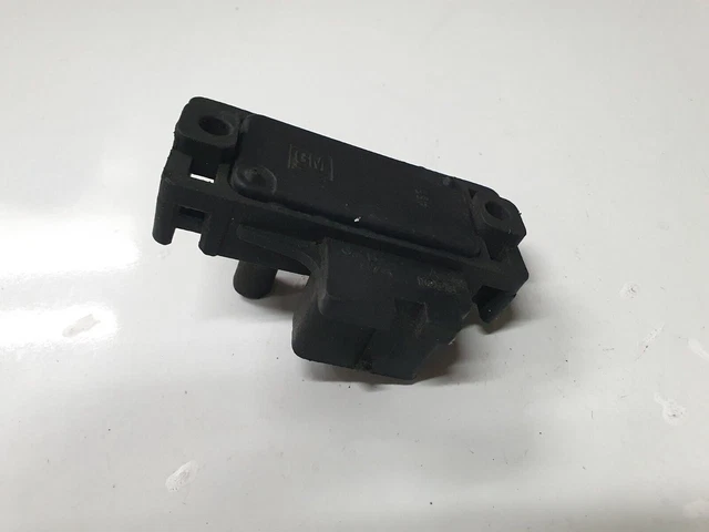 Opel Zafira A 2002  mass air flow meter sensor A1008