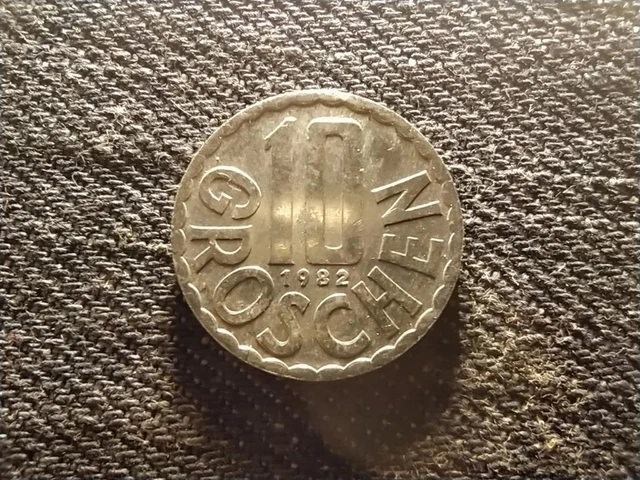 Austria 10 Groschen Coin 1982