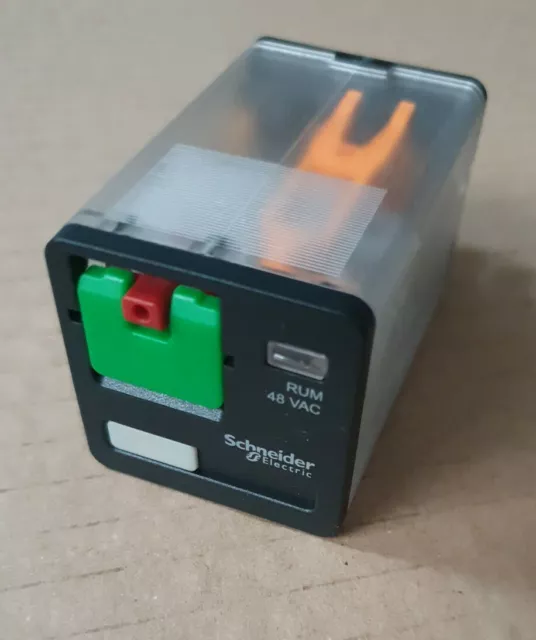 SCHNEIDER Relè di alimentazione elettrico plug-in parte 2CO n. RUMC31E7 48 VAC 50/60 HZ 10A