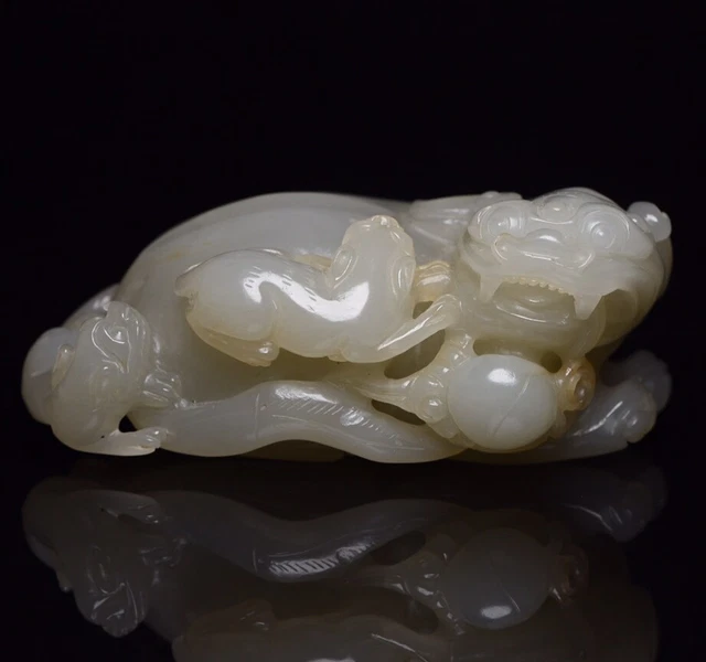 Chinese Exquisite Handmade Lion carving Hetian Jade Statue