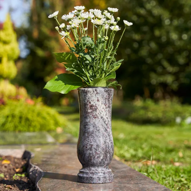 Grab-Vase hochwertig aus Granit Orion Friedhof-Vase Grab-Schmuck Robust Stein