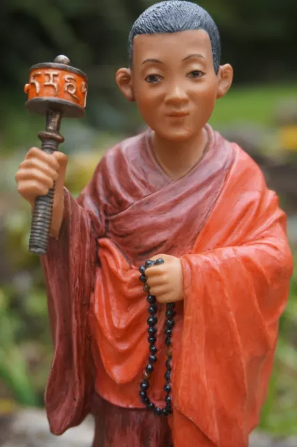 Tib002 Figurine Statuette Choden Tibet Moine Bouddhiste Tibetain Roue De Priere