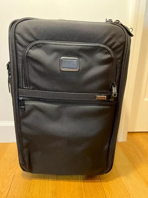 Tumi Alpha 3 Black International Expandable 2 Wheeled Carry-on 