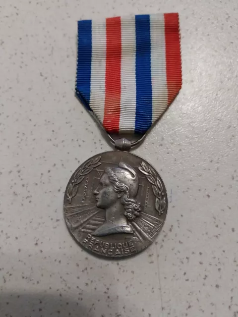 FRANCE Medaille d'Honneur des Chemins de Fer  en argenté tbe