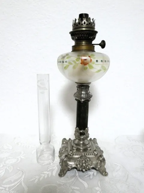 Antike Petroleumlampe Marmorfuß, Tank aus Glas handgemalt