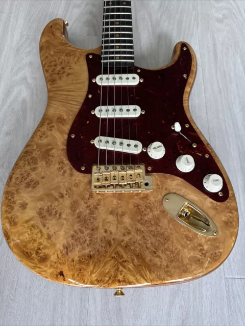 Fender Custom Shop Artisan Maple Burl Stratocaster 2