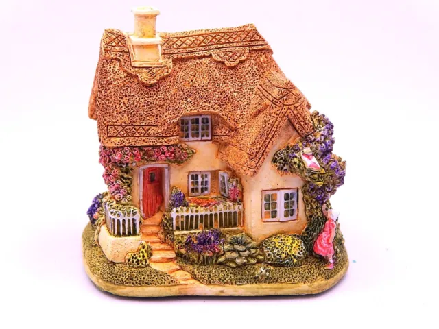 Lilliput Lane cottage "Katies Kite" 2000 in Excellent Condition, with box & deed
