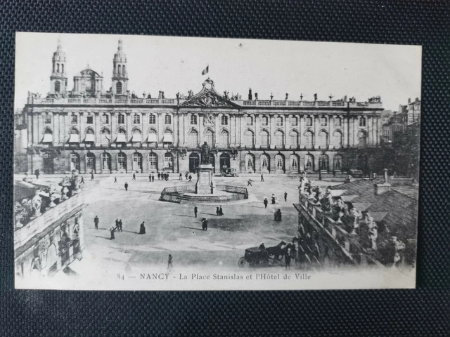 CPA 54 NANCY - La Place Stanislas et l'Hôtel de Ville