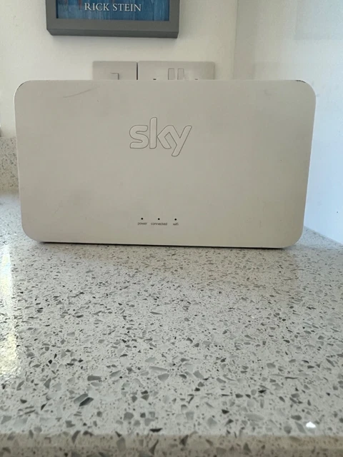 SKY Q WIRELESS WiFi Booster Model SE210 £31.00 - PicClick UK
