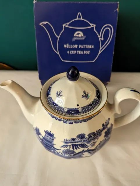 Ringtons Willow Pattern 6 Cup Tea Pot
