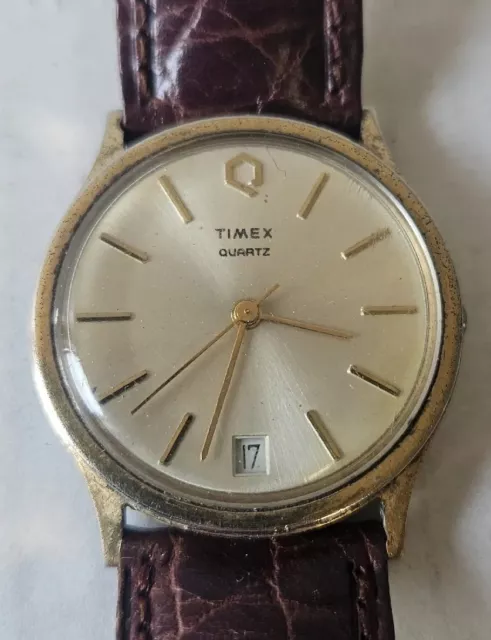 Vintage TIMEX Q Quartz Gold Tone Mens M-CELL Date Watch Runs FREE SHIPPING