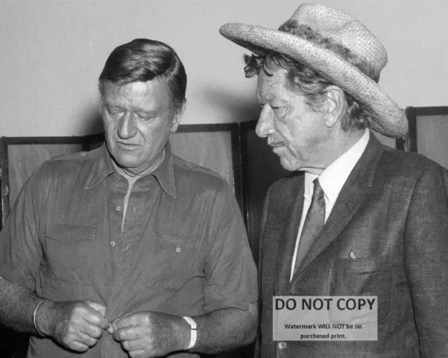 John Wayne And Richard Boone At "Big Jake" Premiere In 1971 - 8X10 Photo (Bt962)