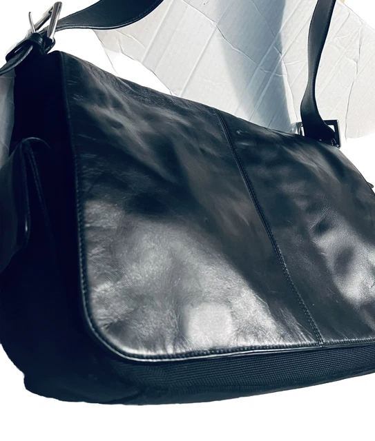 Levenger Messenger Briefcase Computer Bag. Black Leather Trim Wide Strap Adjust