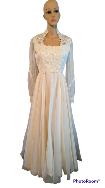 VTG 1960s Union Made USA SZ 4-6 Wedding Dress Empire Waist Lace W/Vail off white