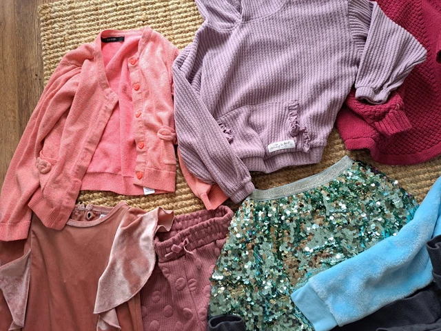 Huge BUNDLE of GIRLS CLOTHES age 5-6 years TSHIRTS leggings robe, jumpers 16
