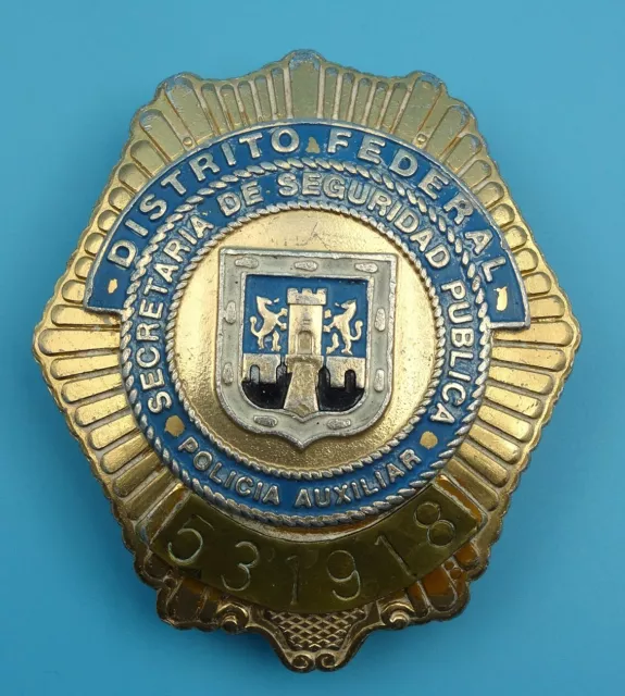 Q51, OBSOLETE CDMX/Mexican Police badge, Numbered