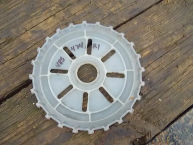 1) McCormick Farmall IH Planter ORIGINAL seed Plastic plate 485474R1