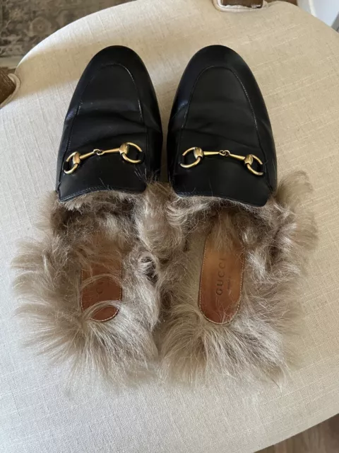 Gucci $1050 Princetown Apron Toe Mules Fur Trim in Black Leather Size 38.5