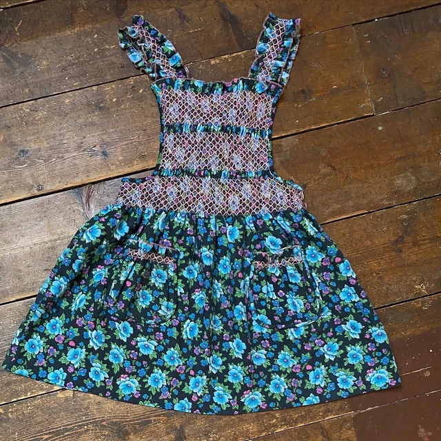 Vintage girls smocked look pinafore floral dress age 5-6 years Boho