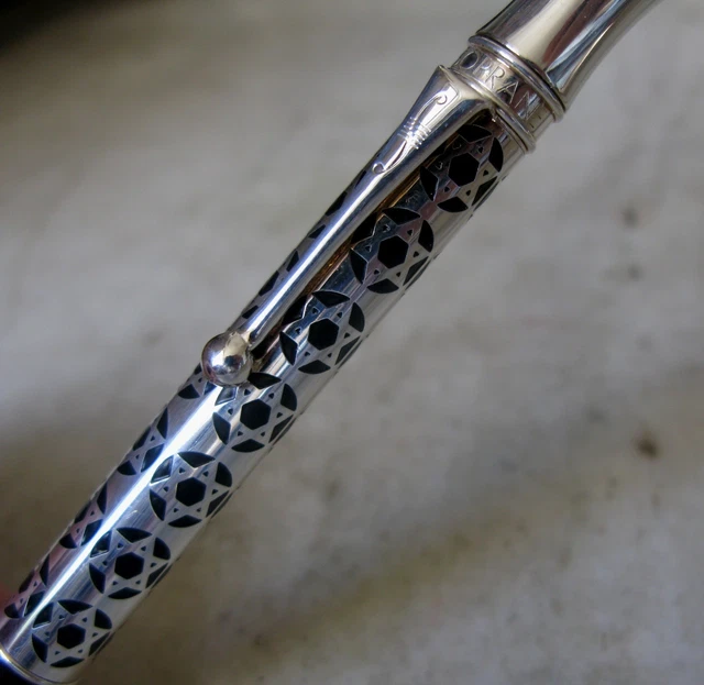 Stylo Bille LABAN Soprane En Métal - Motif Géométrique Rare - Occasion De Collection