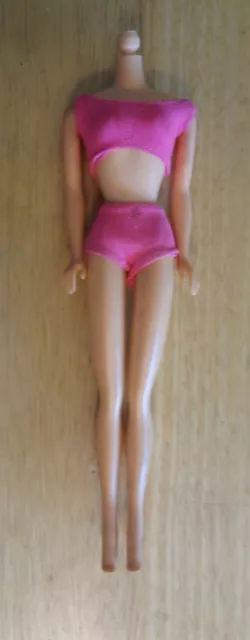Barbie ~ #1190 Standard Barbie: body only