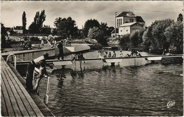CPA ARGENTAN L'Orne Le Moulin et la Piscine (151148)