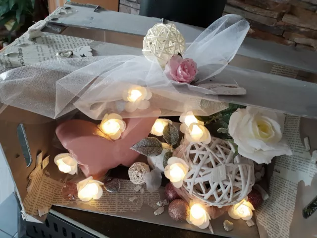 HOLZKISTE Deko Shabby Rose Schmetterling Kugeln tolles Geschenk mit LED Unikat