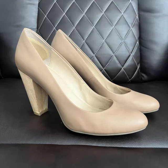 Calvin Klein Jeans Nude Tan Garessa Leather Pumps Size 9.5