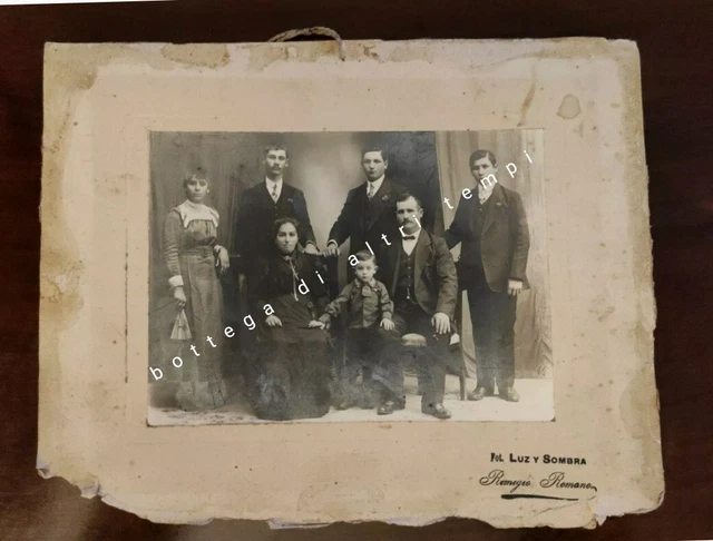 FOTOGRAFIA antica RITRATTO di famiglia cartonata Luz y sombra Romano Remigio