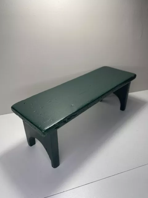 Ancien Petit Tabouret ou Banc Fait Main - Trouvaille Vintage - Plantes - Poupée