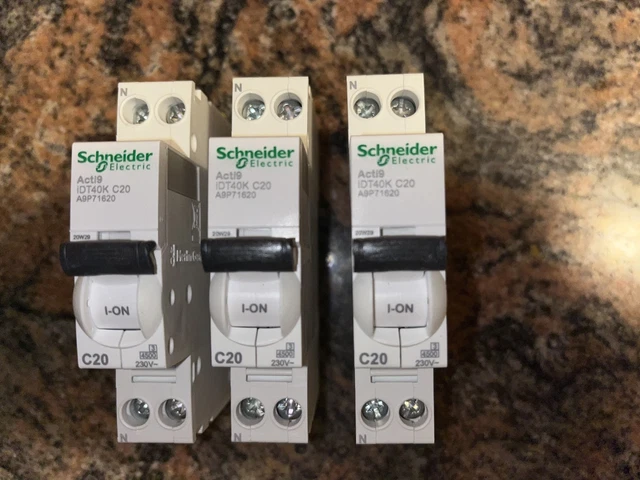 Disjoncteur Modulaire Schneider Multi 9 – C60H 2 Pôles 20 A, Occasion, Référence RHN412B