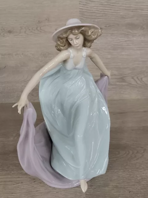 Vintage 1989 Lladro Porcelain #5662 'May Dance' Woman with Hat & Scarf Figurine