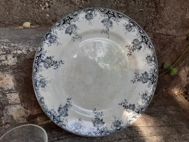 ancien plat rond St Amand et Hamage nord modèle primevère
