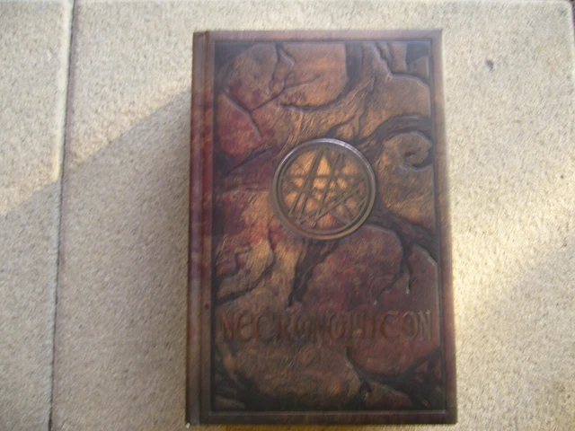 NECRONOMICON SIMON NOMS morts Livre de sorts Portes Mythes Rituels ...