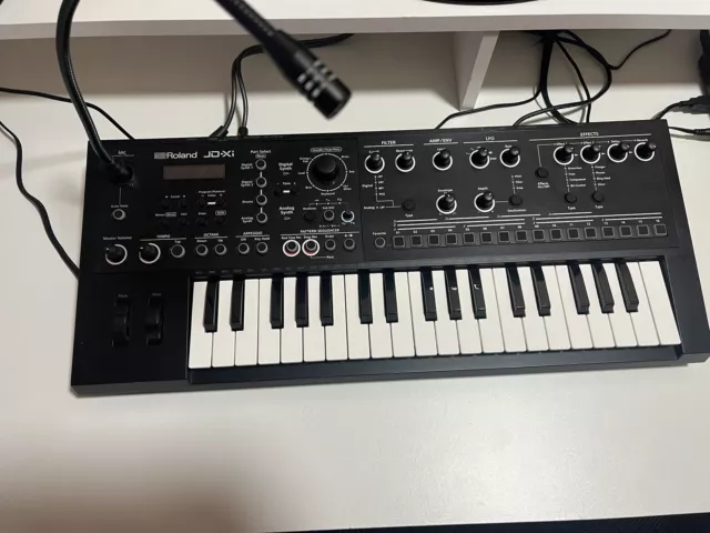 Roland JD XI Synthesizer,  Gute Zustand