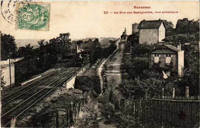CPA Suresnes - La Rue des Radiguelles (274813)