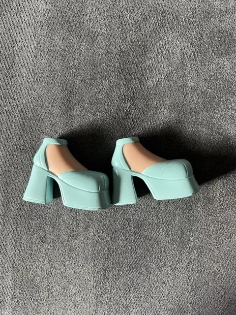 First 1st Edition Cloe MGA Bratz Girlz Doll Shoes Blue Platform Heels (B)