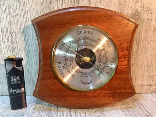 Vintage DAYMASTER Round Wall Barometer Thermometer Gauge Presentation