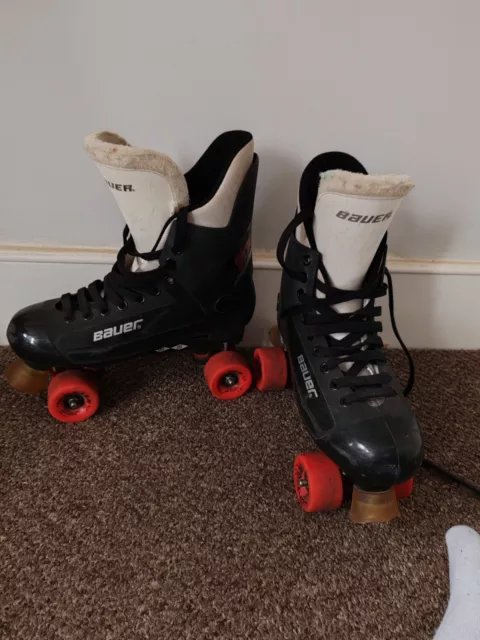 bauer turbo roller skates size 11  (Fits UK size 10)